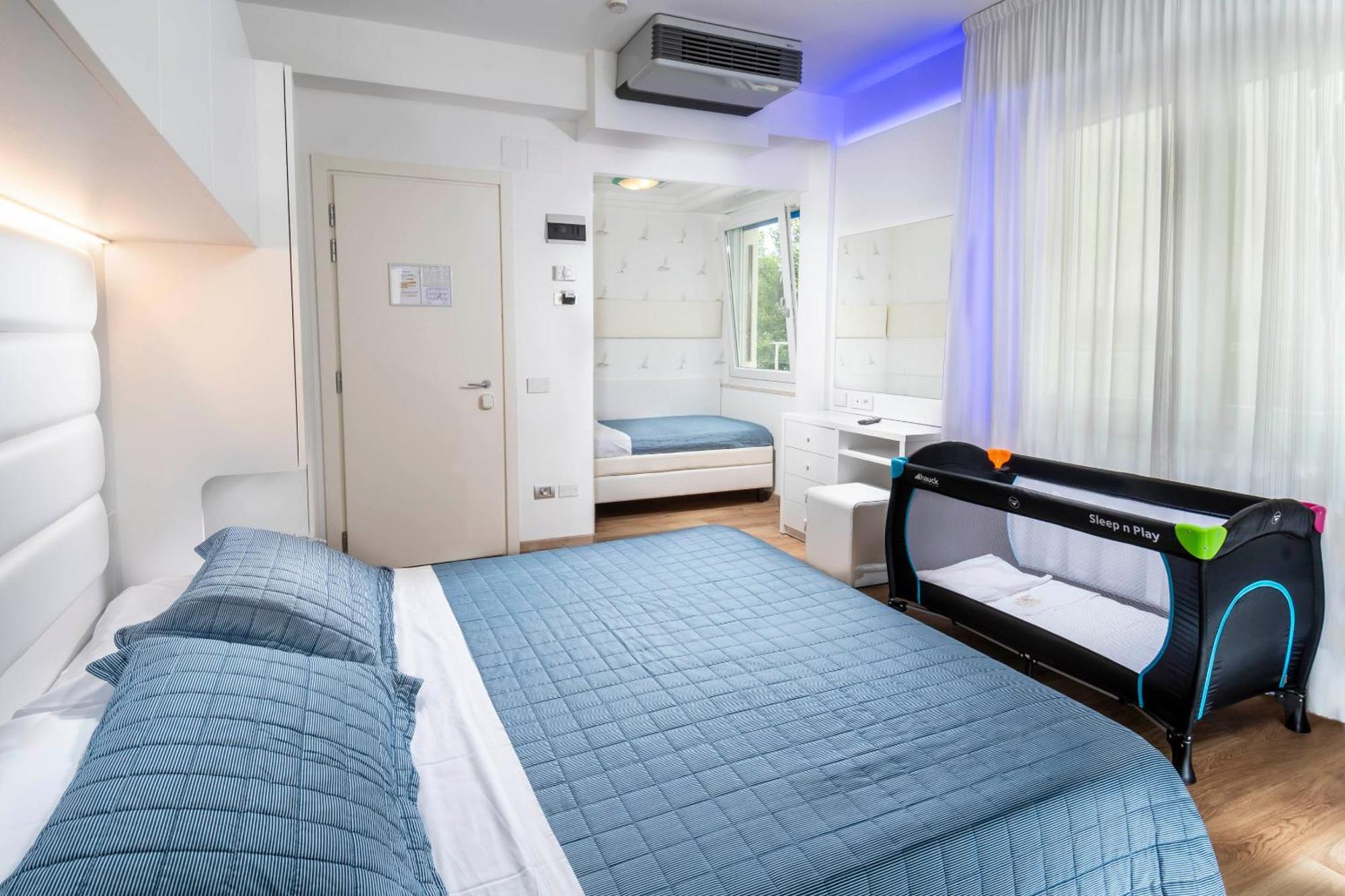 Hotel Albatros Misano Adriatico Eksteriør bilde