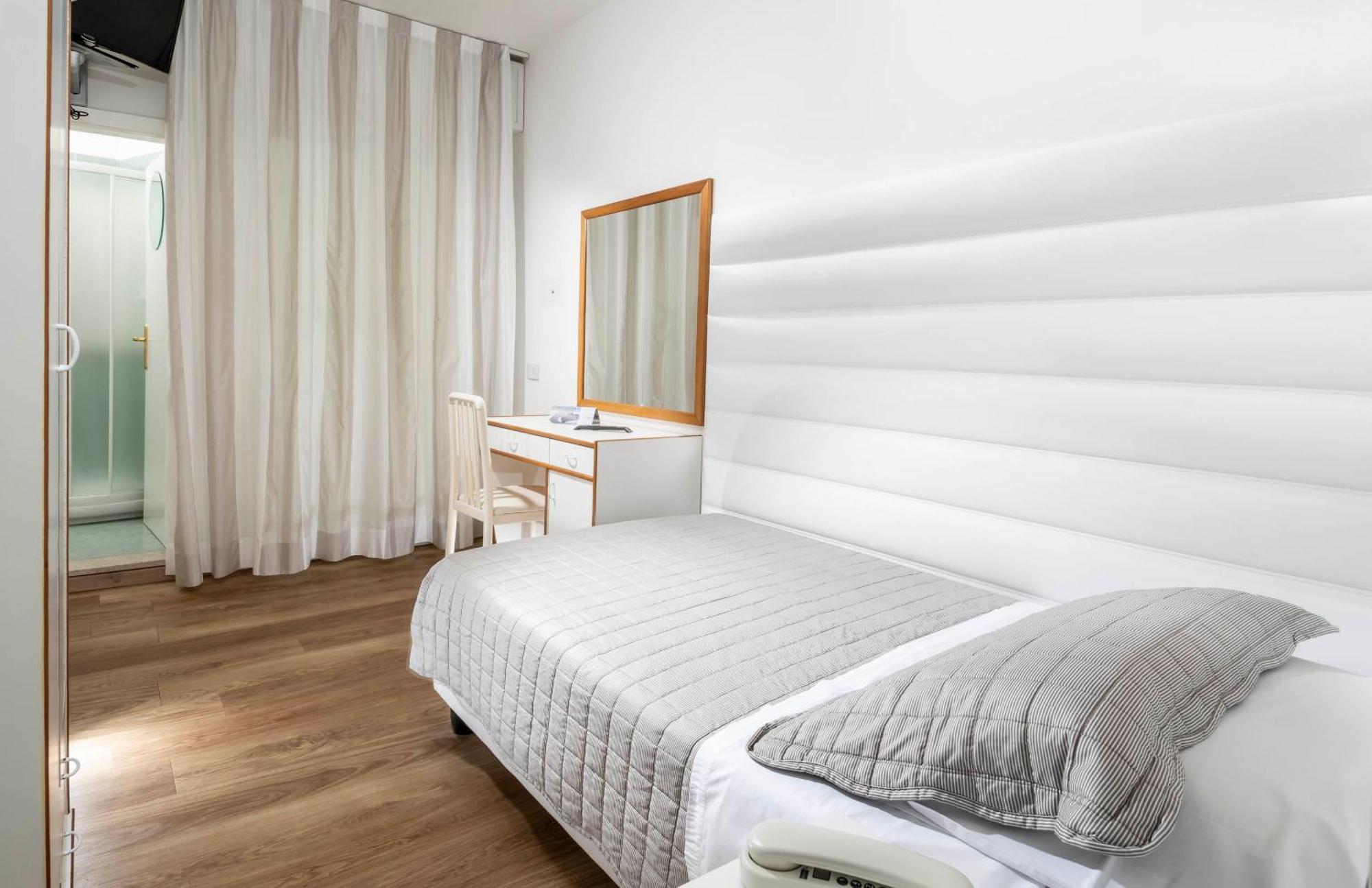 Hotel Albatros Misano Adriatico Eksteriør bilde