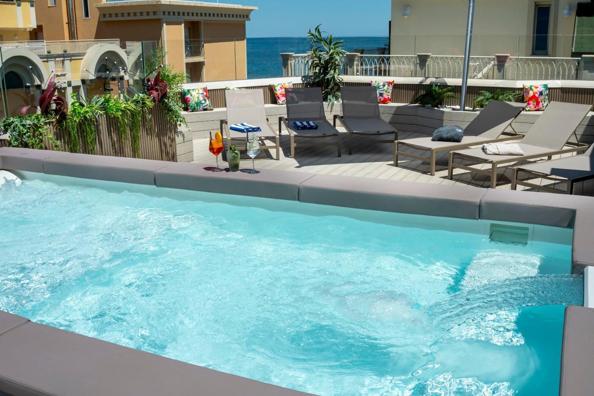 Hotel Albatros Misano Adriatico Eksteriør bilde